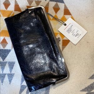 NWT Hobo Lauren Clutch Wallet in Black